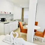 Amaris Apartment